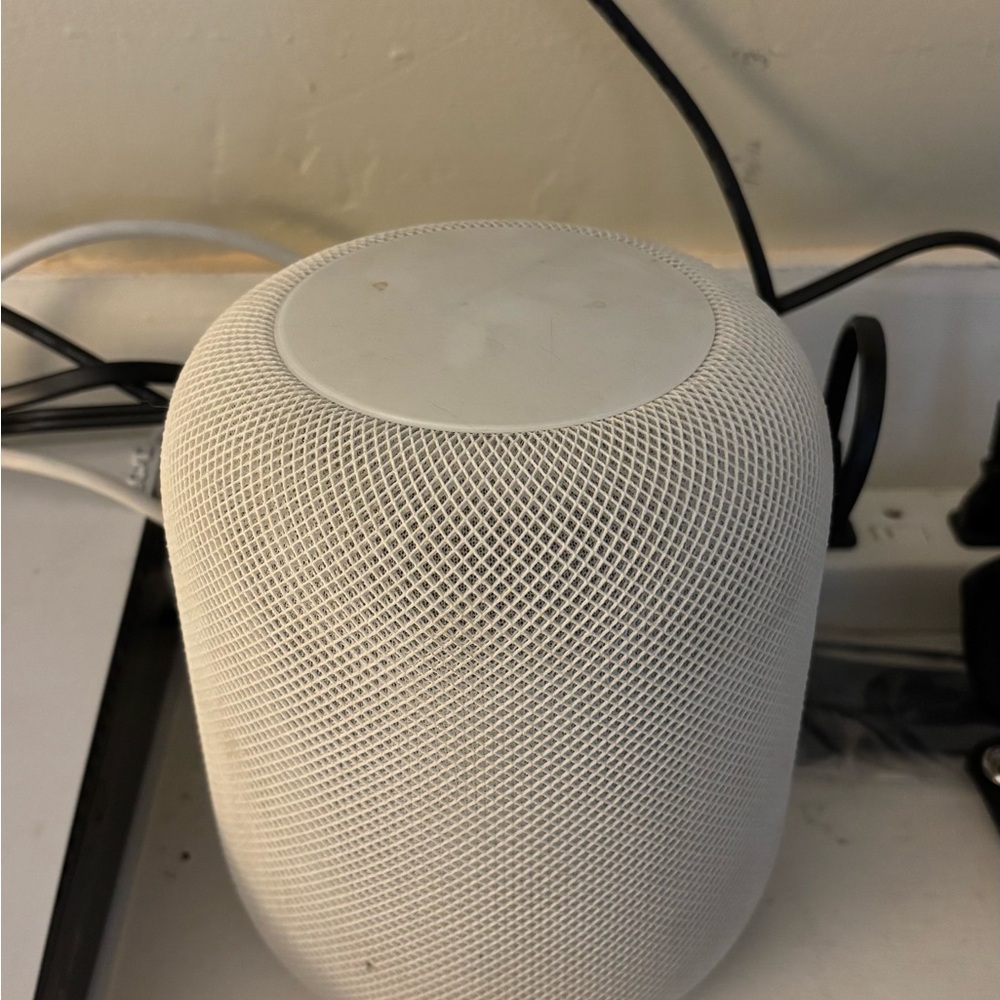 Apple Home Pod Speaker